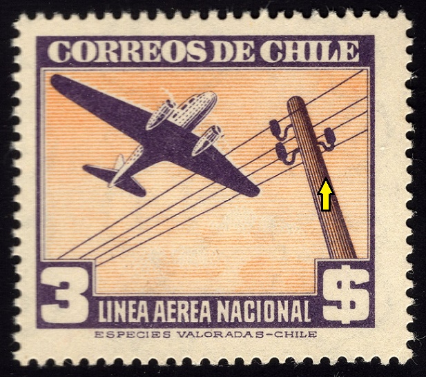 CHILE. na sloupu elektrického vedení chybí jeden izolátor - čtvrtý drát je jen volně